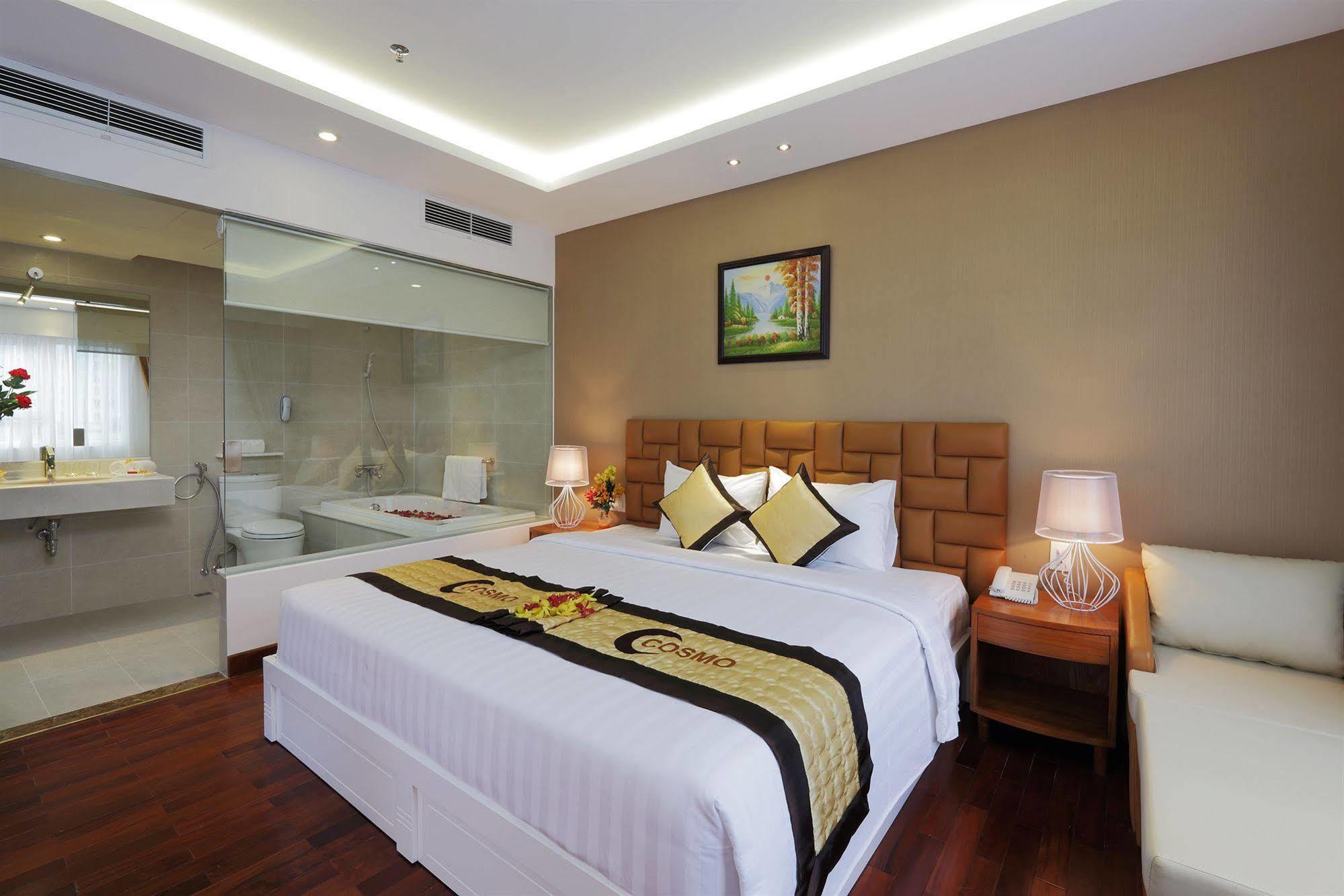 Cosmopolitan Hotel Ho Chi Minh City Exterior photo