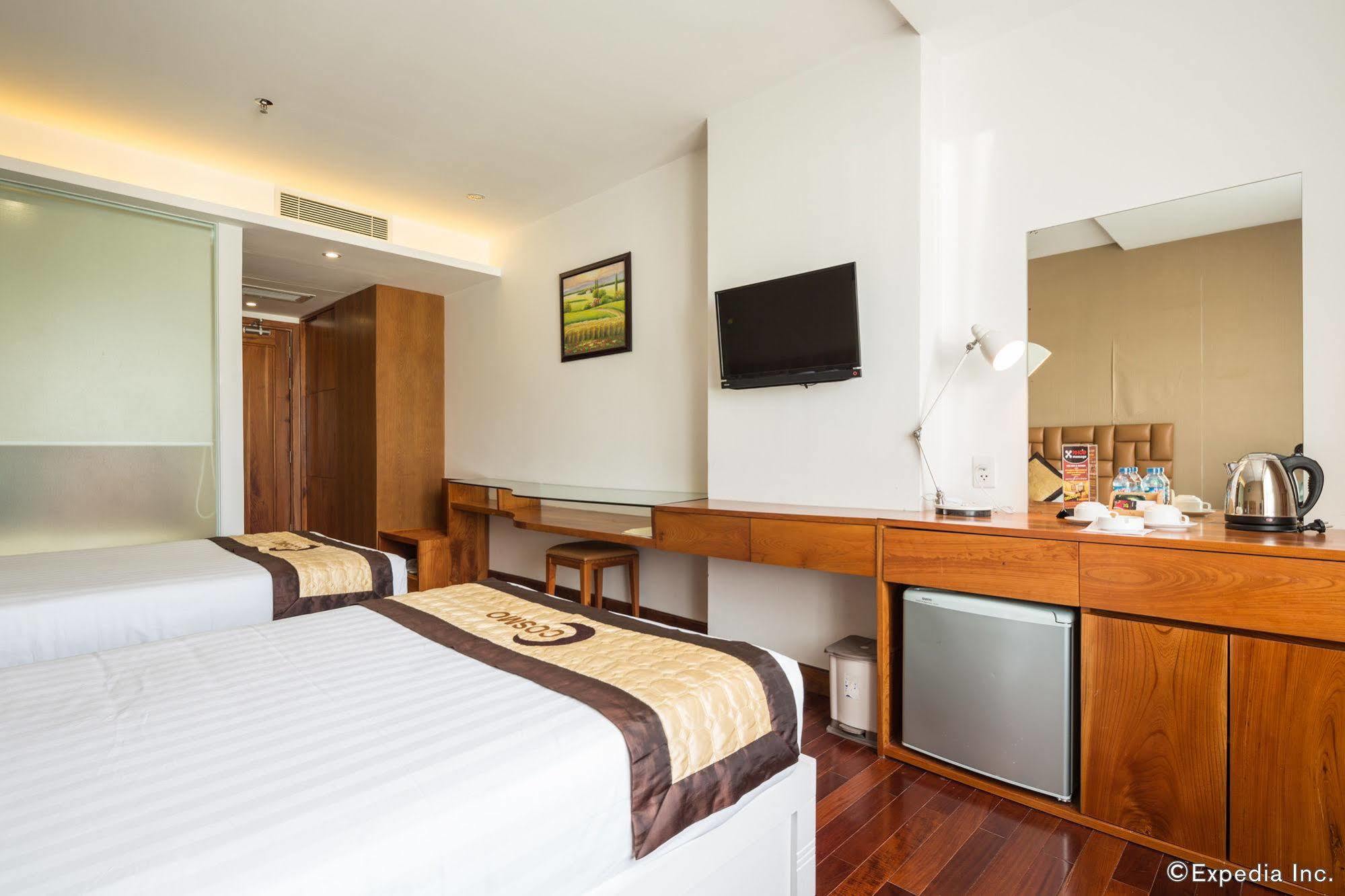 Cosmopolitan Hotel Ho Chi Minh City Exterior photo