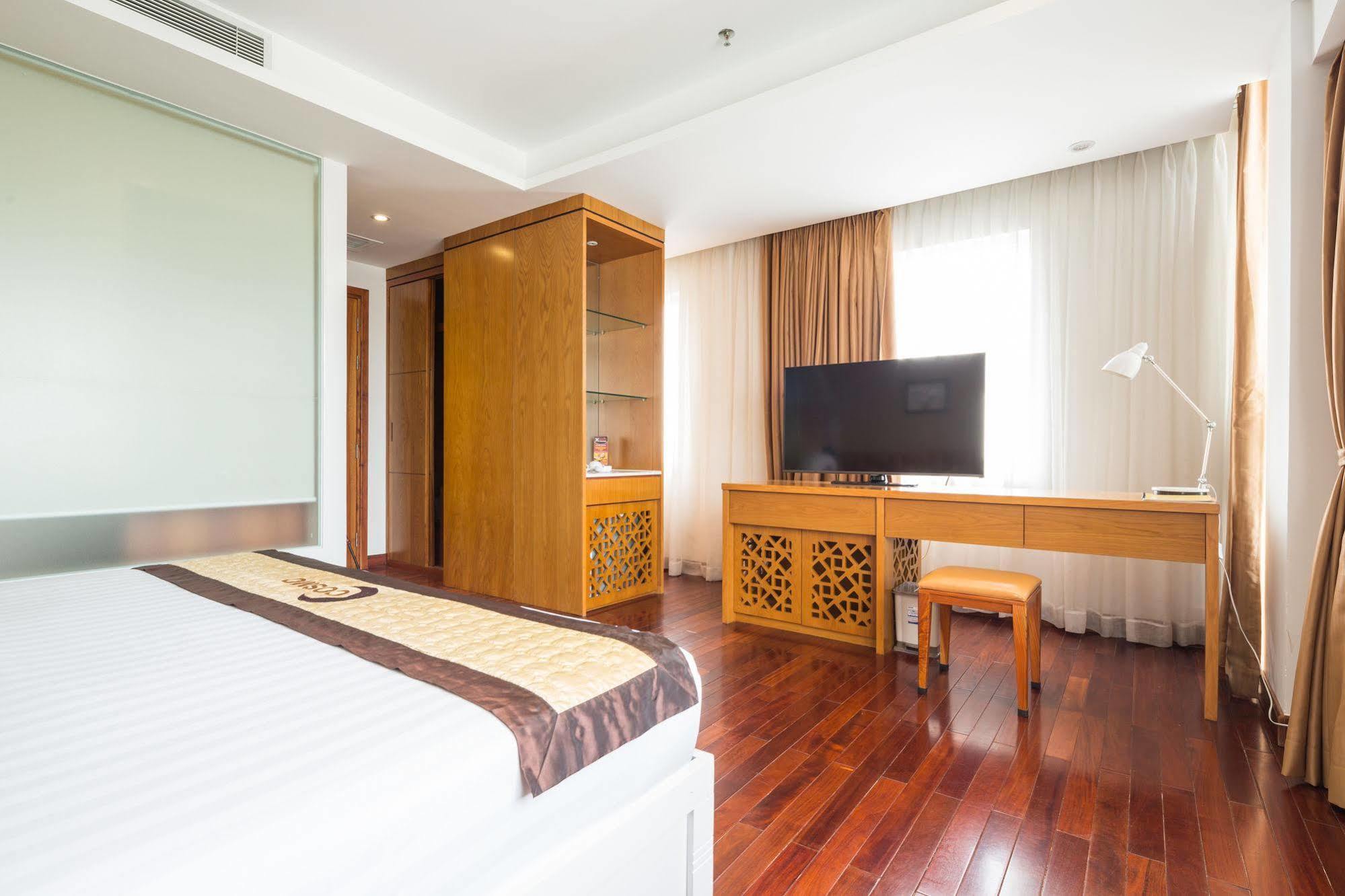 Cosmopolitan Hotel Ho Chi Minh City Exterior photo