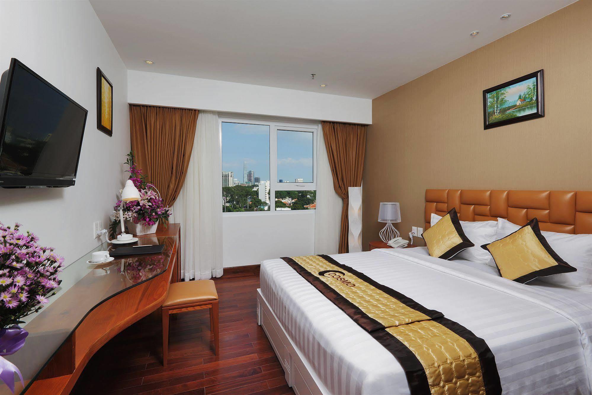 Cosmopolitan Hotel Ho Chi Minh City Exterior photo